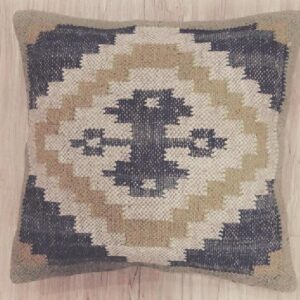 IRC-CUSHION-04